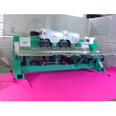 冲孔缝制一体机