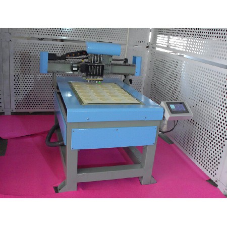 定台数码冲孔机