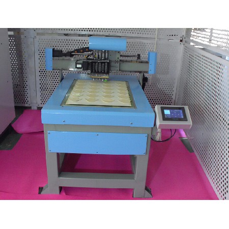 定台数码冲孔机